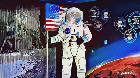 LEGO Astronaut Lands at LEGOLAND Florida Resort 2020